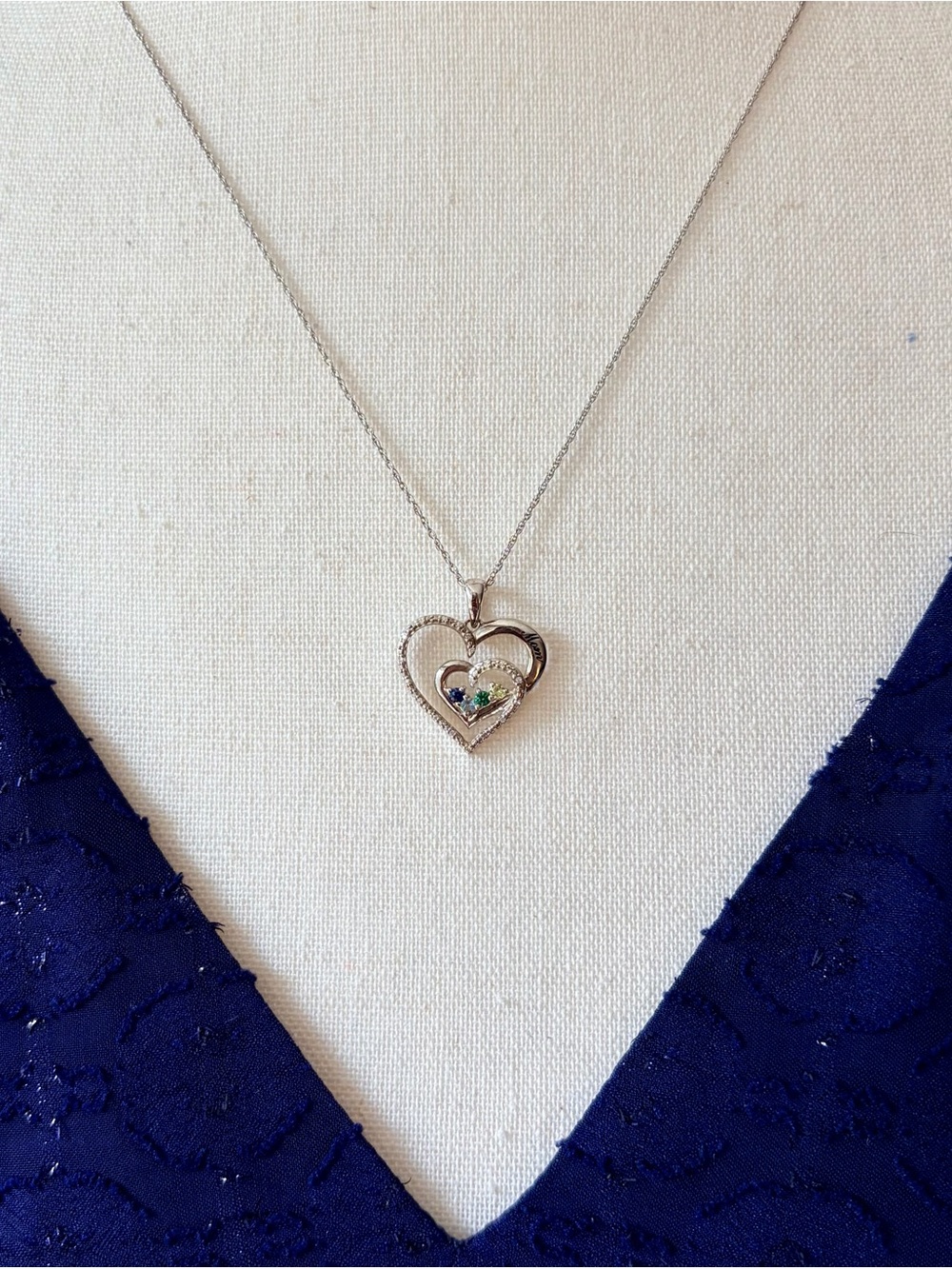 Zales Heart Pendant “Mom” sterling silver necklace with accent stones